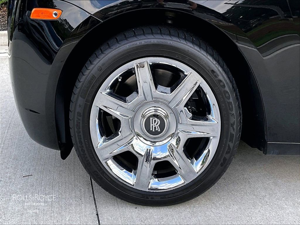 Certified 2013 Rolls-Royce Ghost RWD image 10