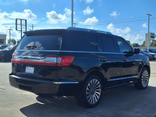 Certified 2020 Lincoln Navigator Reserve w/ Luxury Package AWD/4WD image 2