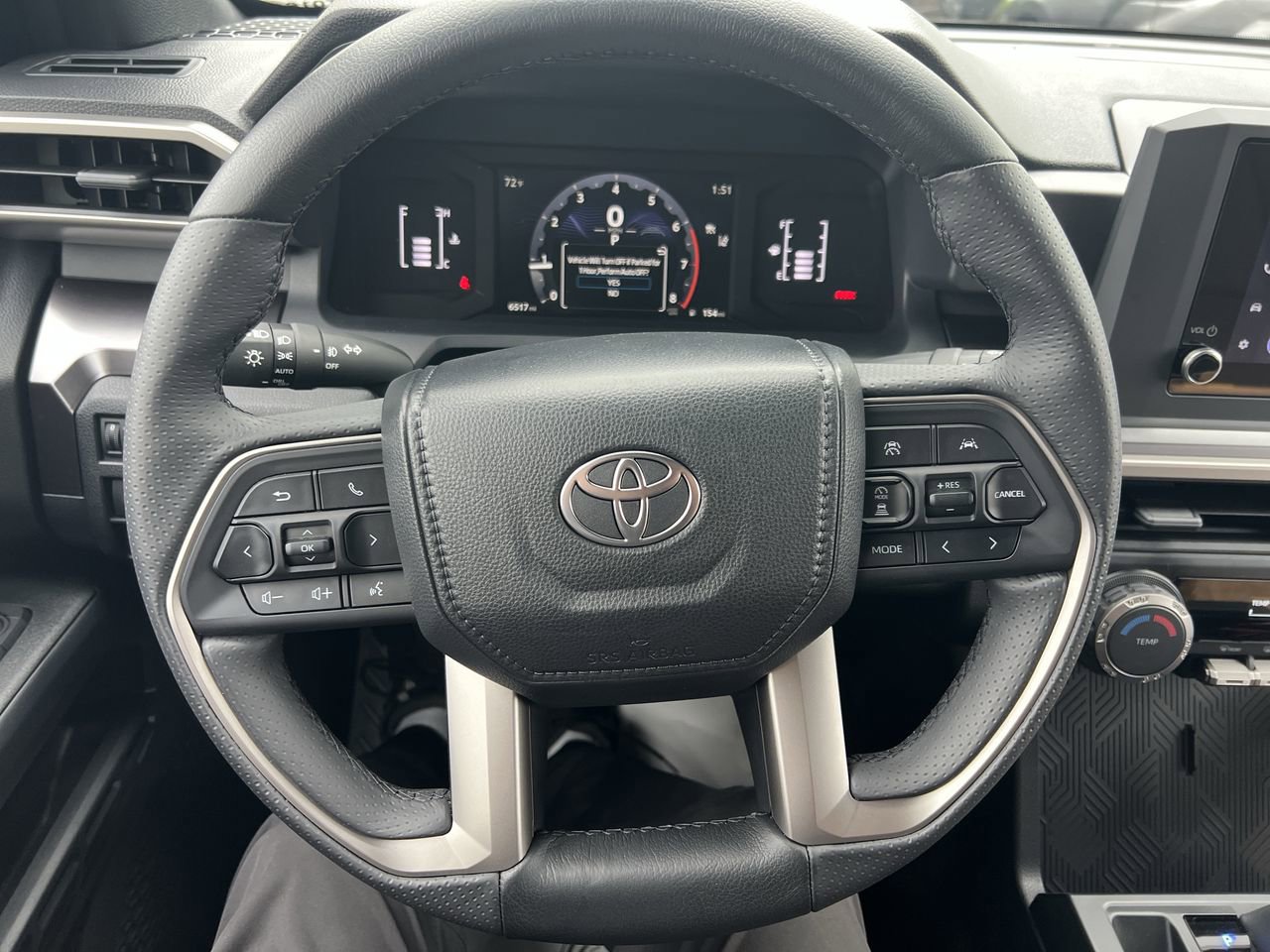 Used 2025 Toyota 4Runner SR5 AWD/4WD image 18