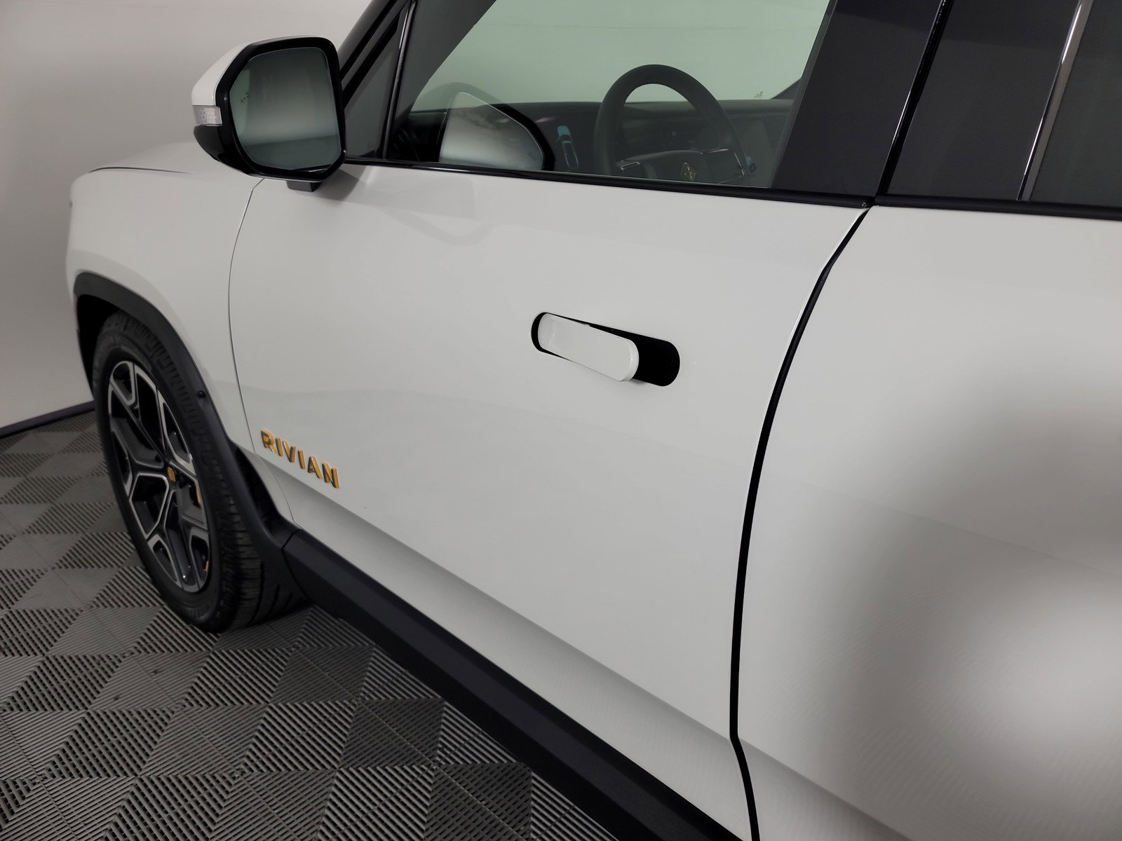 Used 2022 Rivian R1T Adventure image 34