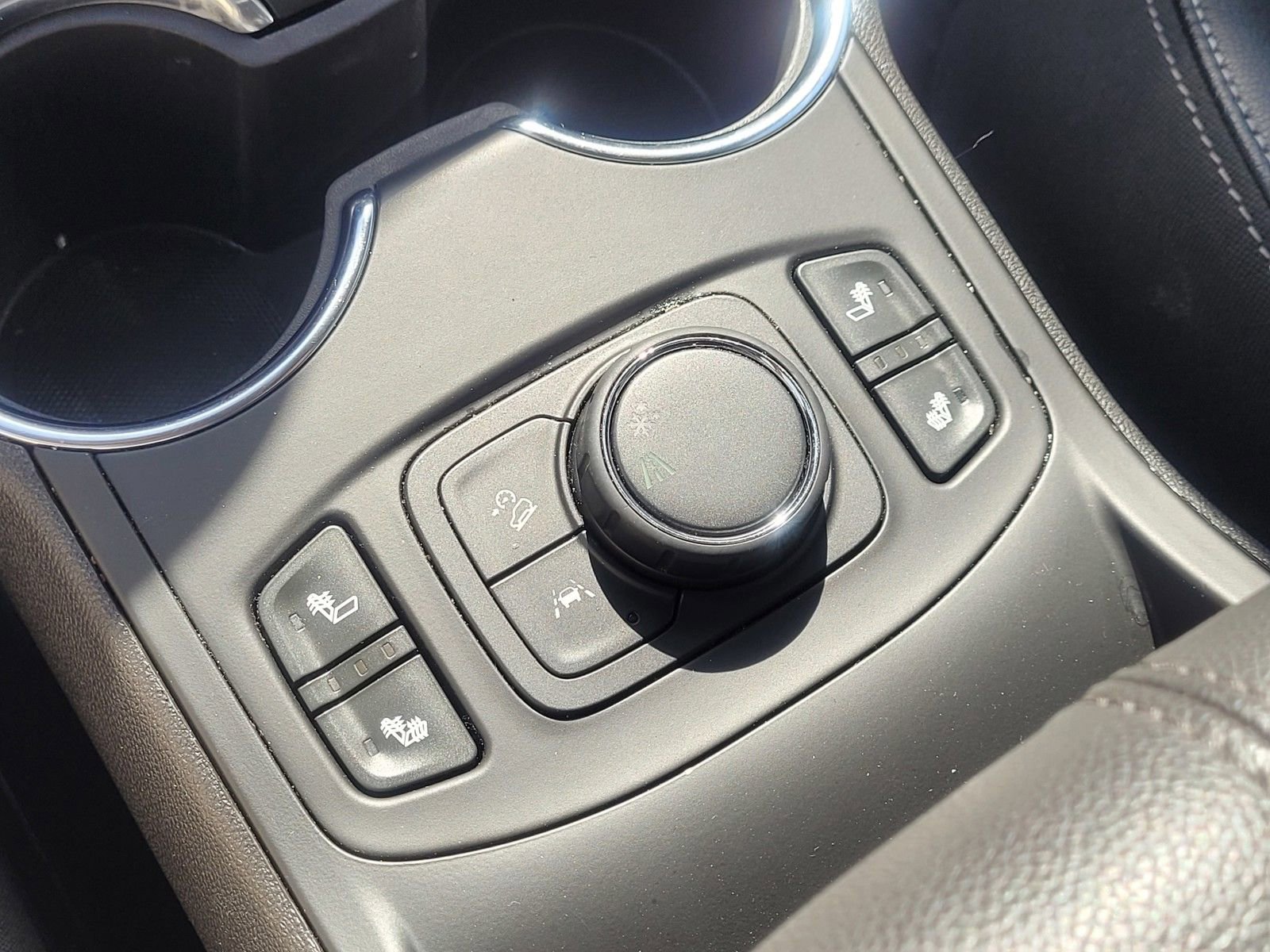 Used 2023 GMC Terrain SLT image 27