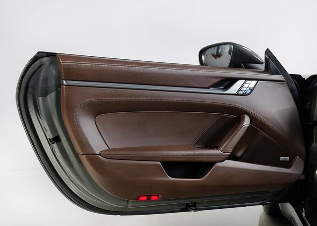 Used 2021 Porsche 911 Carrera S image 28