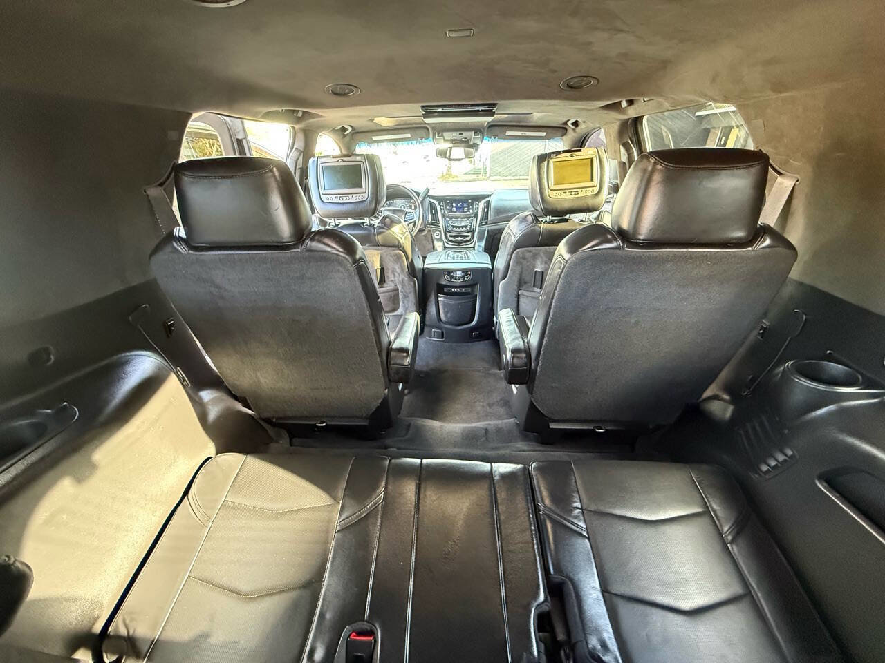 Used 2016 Cadillac Escalade Platinum AWD/4WD image 10
