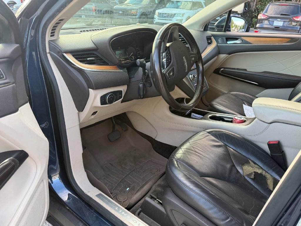 Used 2017 Lincoln MKC Select w/ Select Plus Package FWD image 10