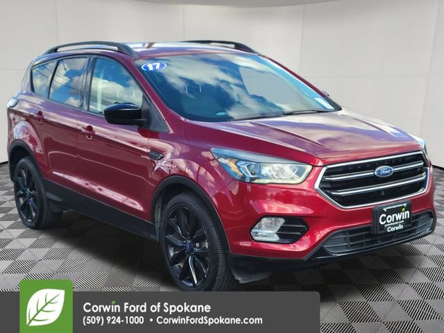 Used 2017 Ford Escape SE w/ SE Sport Appearance Package