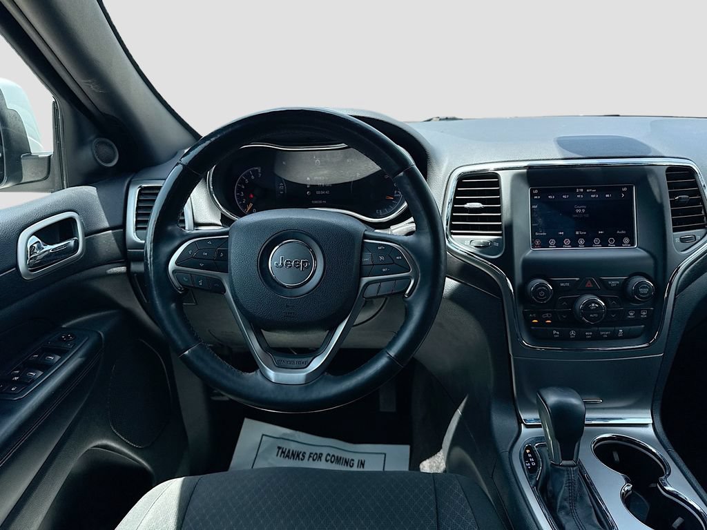 Used 2018 Jeep Grand Cherokee Laredo AWD/4WD image 24