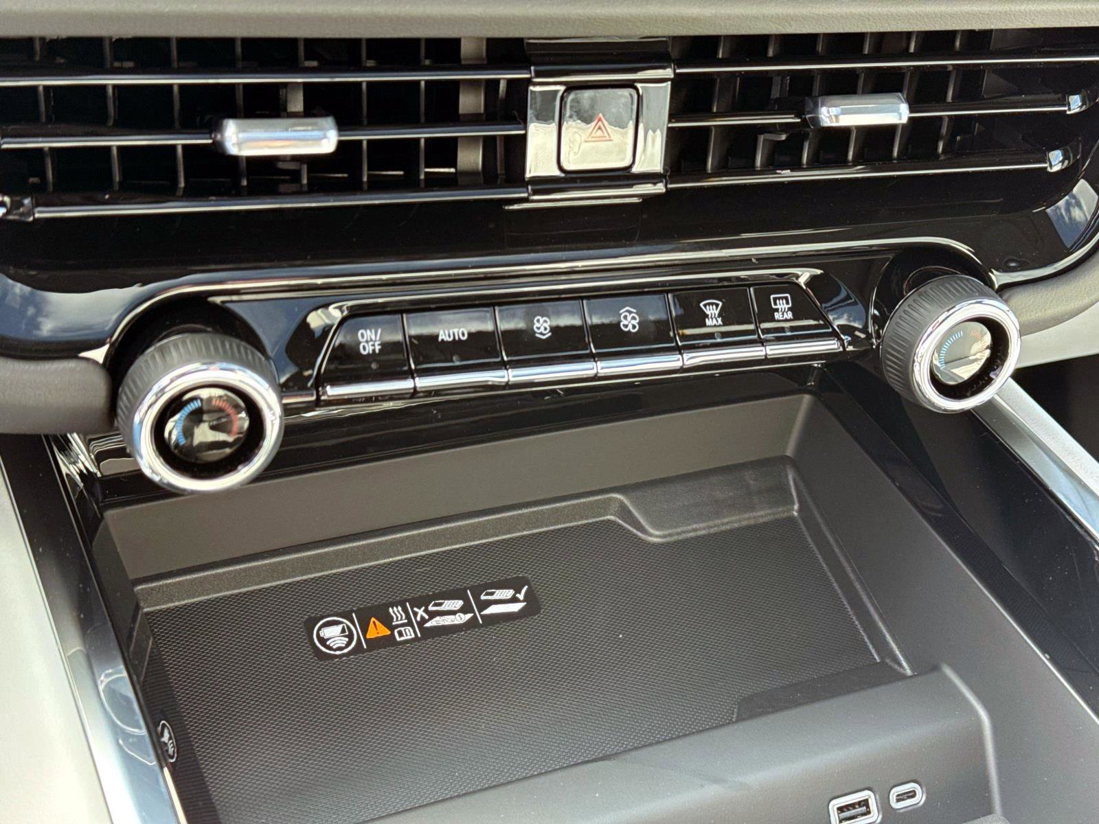 New 2026 Chevrolet Suburban Premier image 17