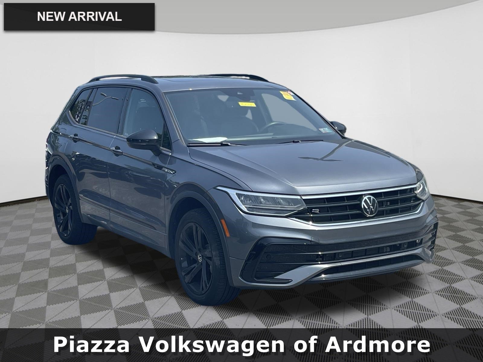 Used 2024 Volkswagen Tiguan SE R-Line