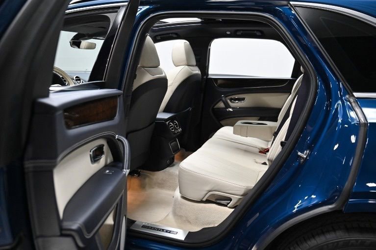 Used 2018 Bentley Bentayga image 22