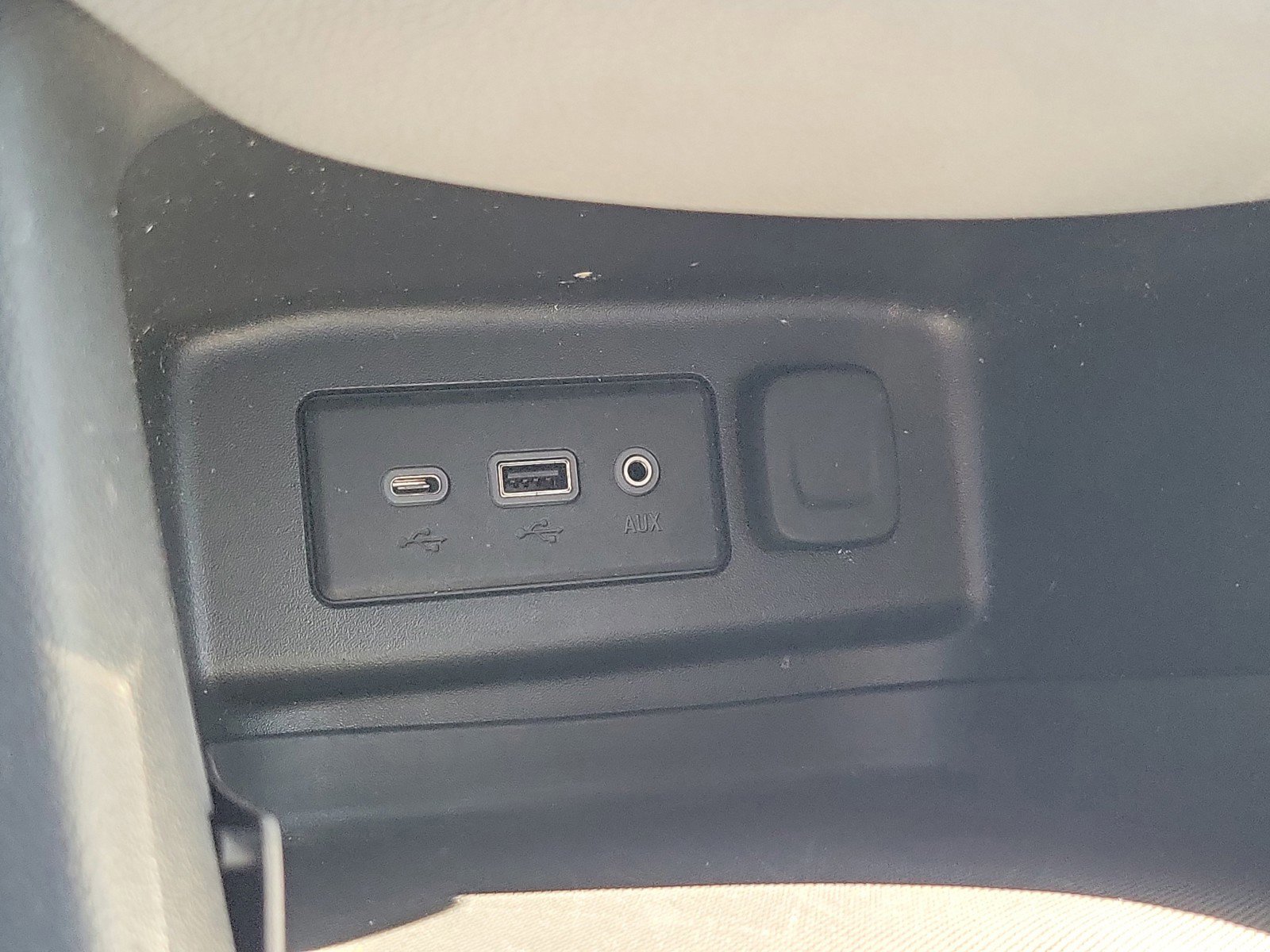 Used 2019 Chevrolet Equinox LS FWD image 30