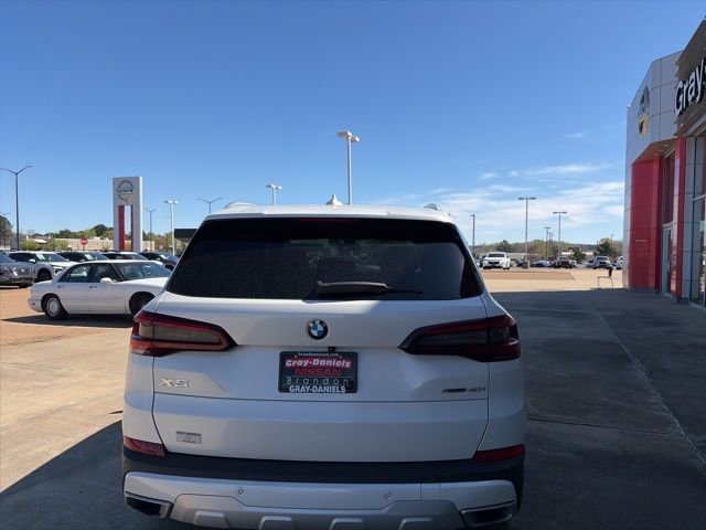 Used 2023 BMW X5 sDrive40i w/ Luxury Seating Package image 3