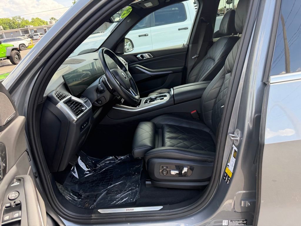 Used 2024 BMW X5 xDrive40i w/ Premium Package image 16