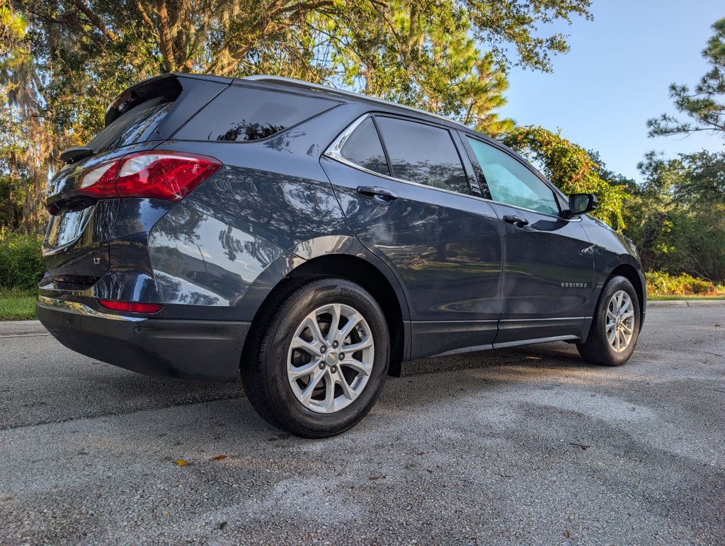 Used 2018 Chevrolet Equinox LT w/ Sun & Infotainment Package FWD image 9