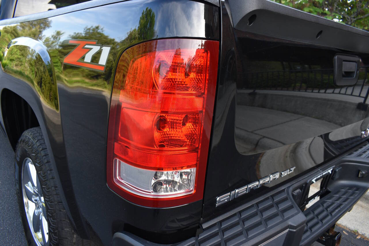 Used 2009 GMC Sierra 1500 SLT w/ Suspension Package, Off-Road image 40