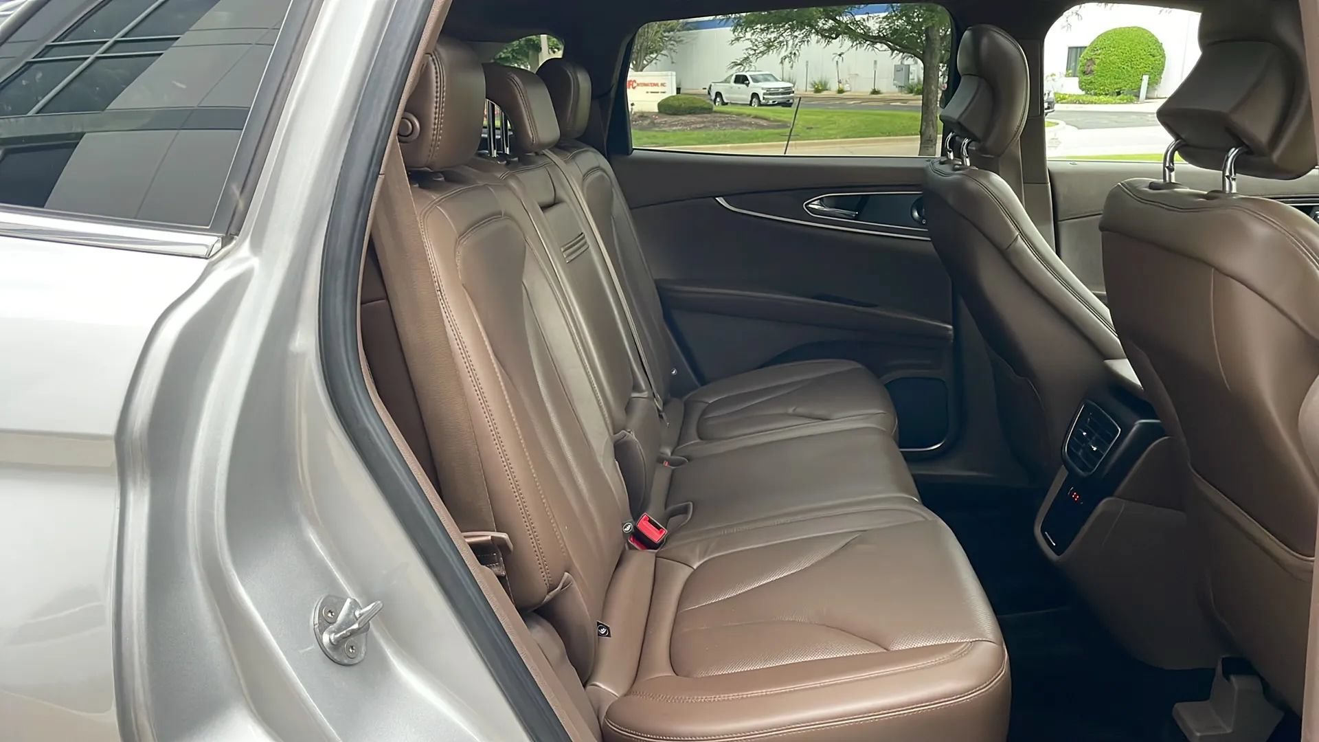 Used 2018 Lincoln MKX Reserve AWD/4WD image 18