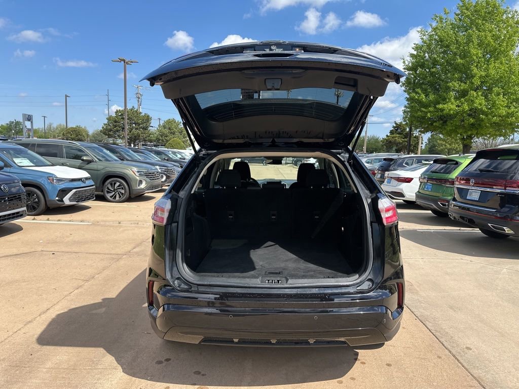 Used 2023 Ford Edge SE w/ Black Appearance Package AWD/4WD image 16