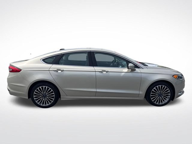 Used 2017 Ford Fusion SE w/ Fusion SE Technology Package FWD image 6