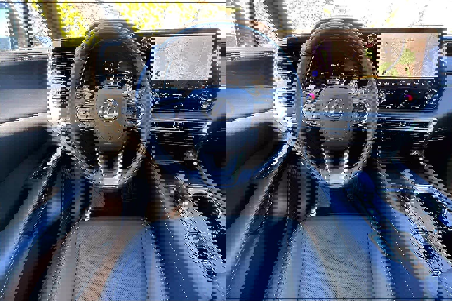 Used 2025 Lexus RX 350 Premium w/ Convenience Package image 5