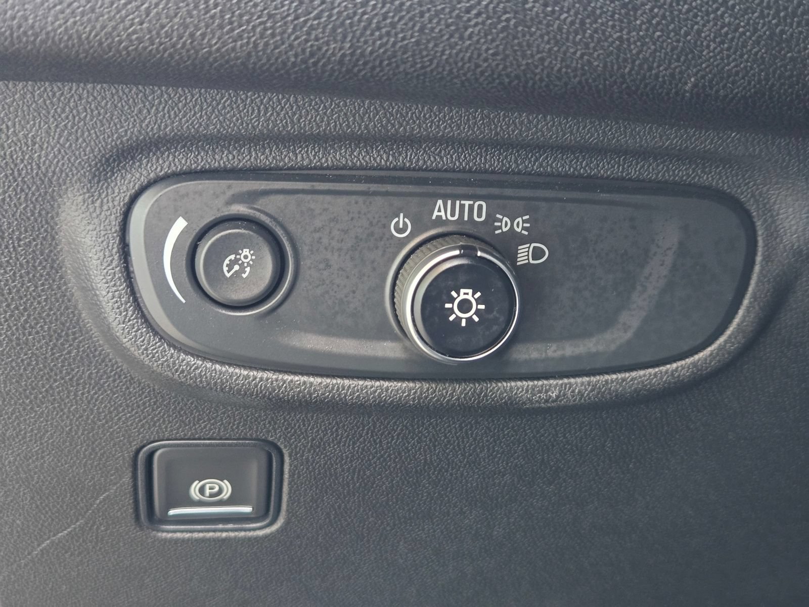 Used 2021 GMC Terrain SLE FWD image 21
