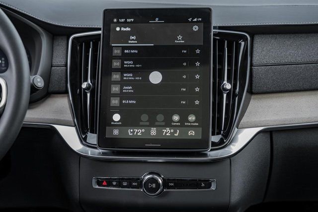 New 2026 Volvo XC90 B6 Plus w/ Protection Package Premier image 20