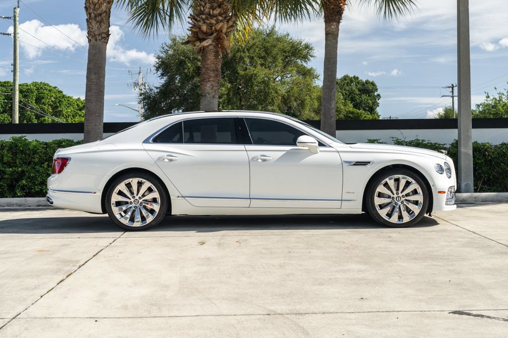 Used 2023 Bentley Flying Spur Azure image 9