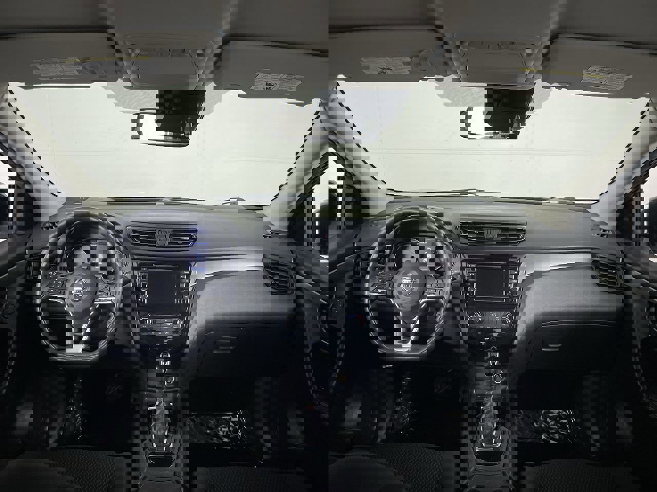 Used 2020 Nissan Rogue Sport S image 26