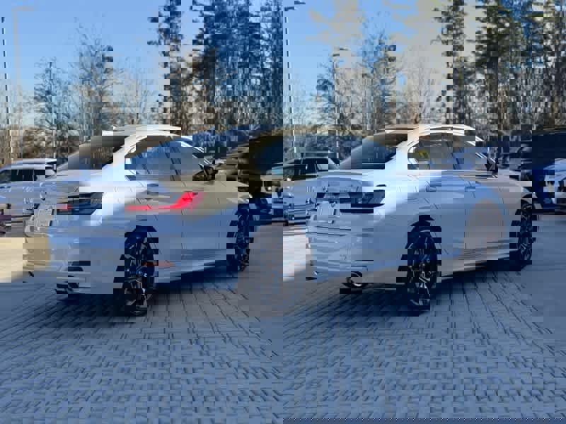 Certified 2025 BMW 330i Sedan w/ Premium Package image 6