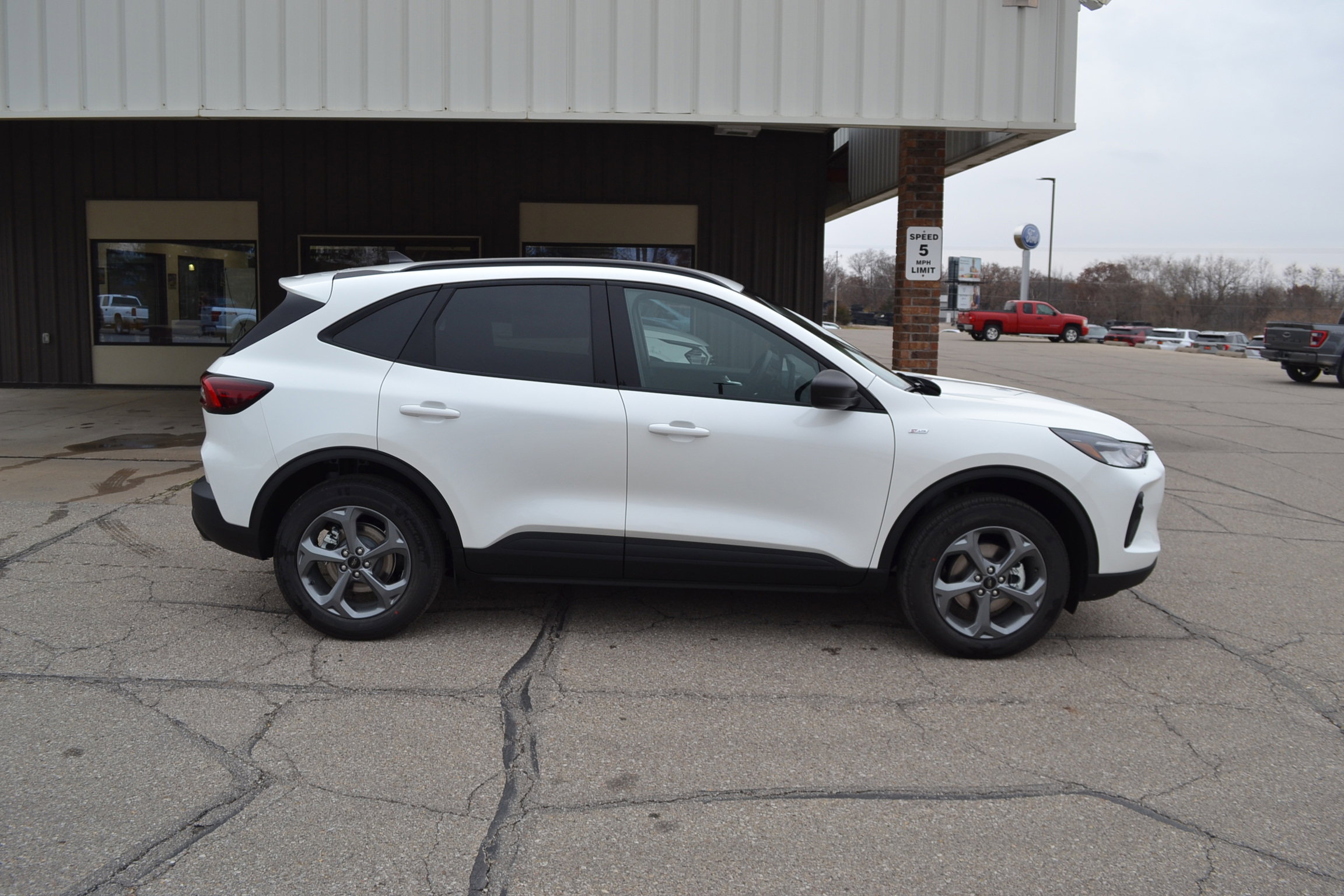 New 2026 Ford Escape ST-Line w/ Tech Pack #1 AWD/4WD image 5