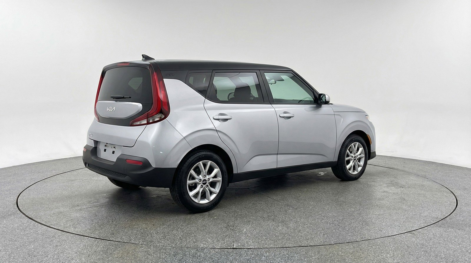 Used 2025 Kia Soul LX w/ LX Technology Package FWD image 9