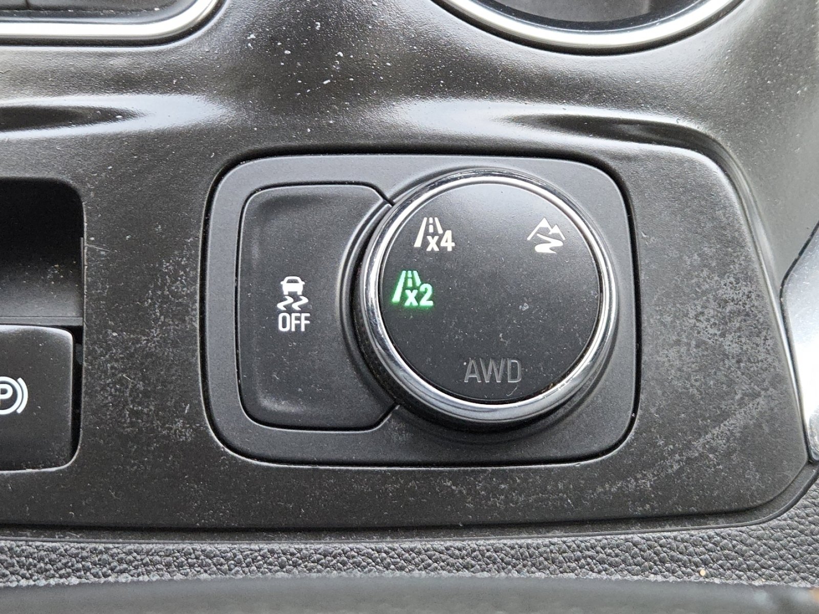 Used 2021 Chevrolet Traverse LS w/ LPO, Black Accent Package image 6