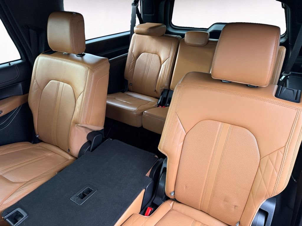 Used 2023 Ford Expedition Max Platinum image 13
