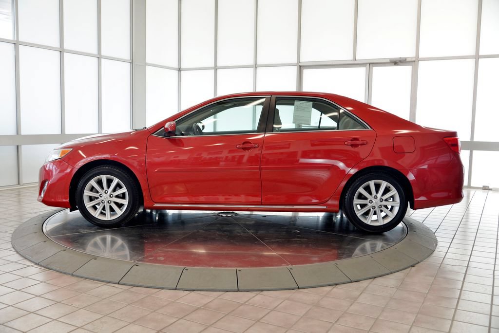 Used 2014 Toyota Camry XLE FWD image 5