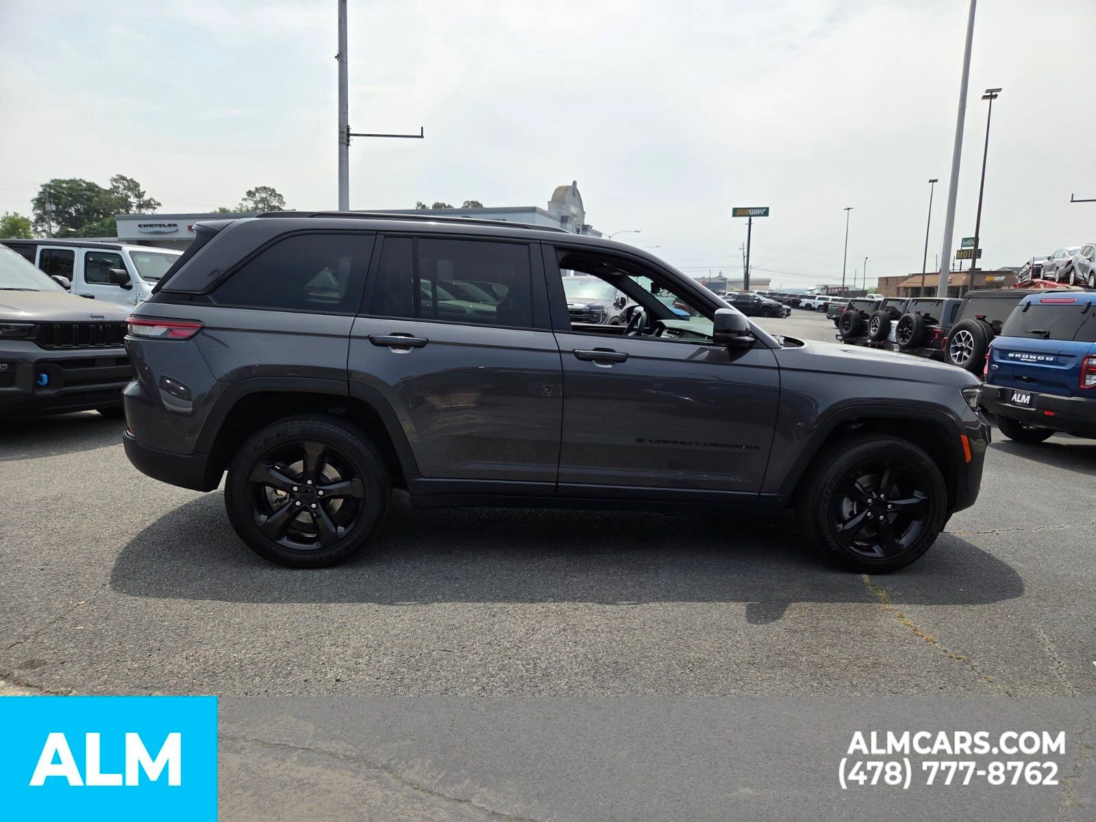 Used 2024 Jeep Grand Cherokee Altitude image 16