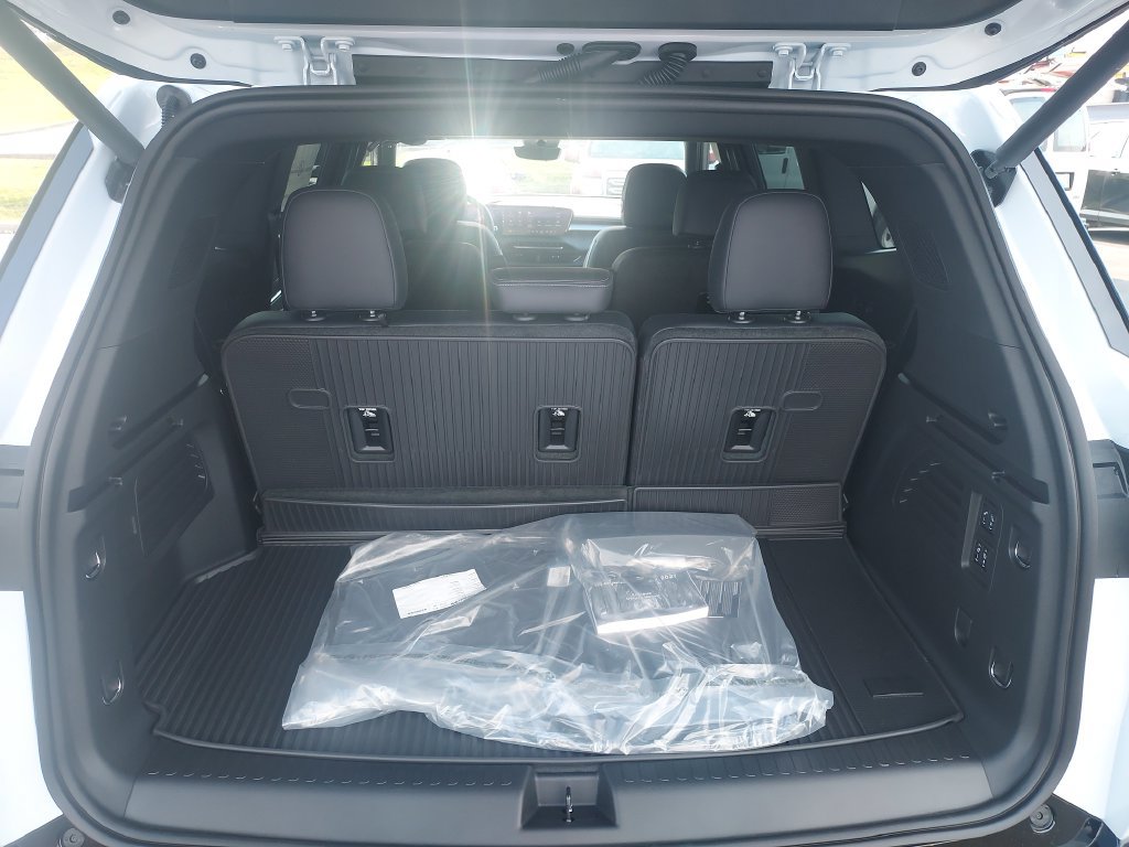 New 2027 Buick Enclave Sport Touring w/ Power Package AWD/4WD image 9