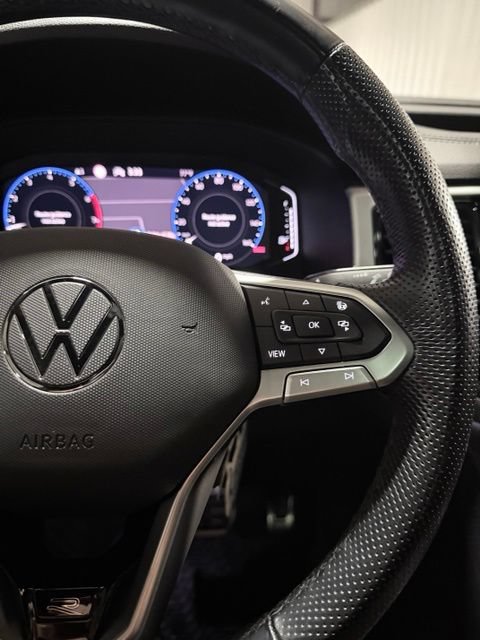 Used 2021 Volkswagen Atlas Cross Sport SEL R-Line w/ Luggage Net & Mats Package FWD image 26