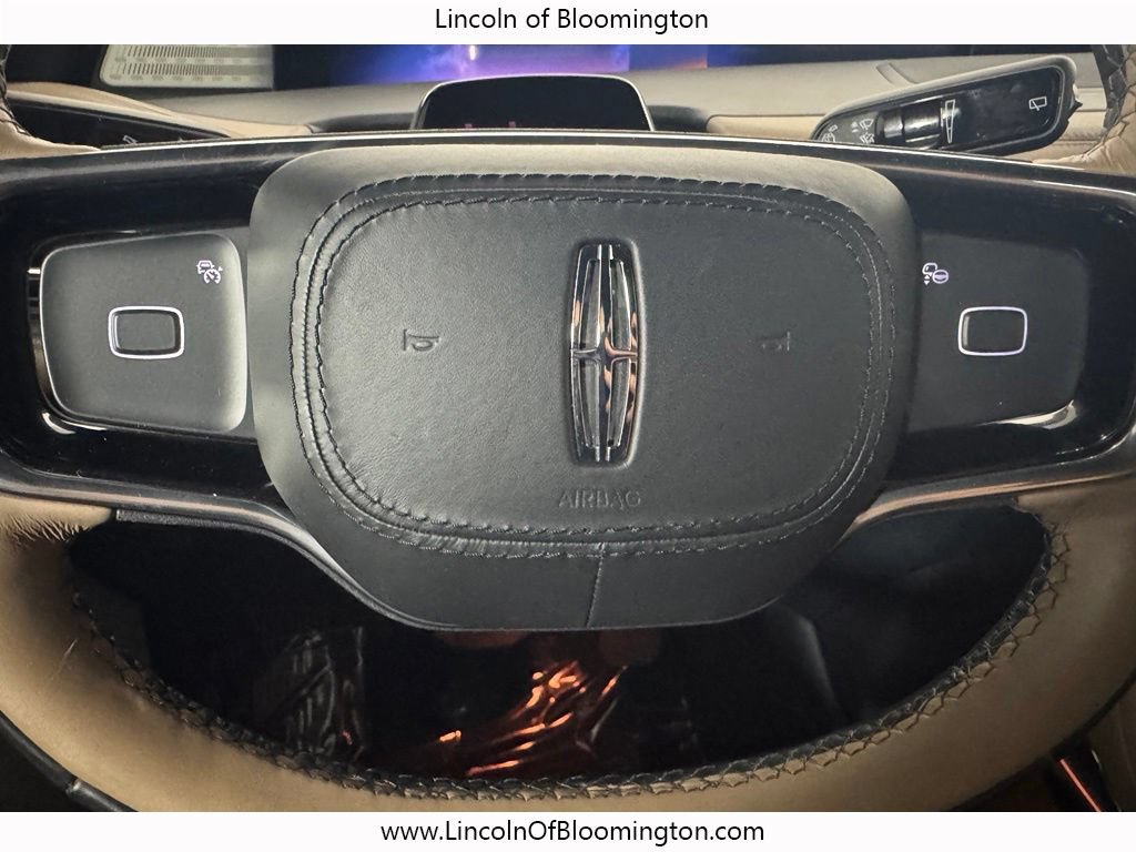 Certified 2025 Lincoln Navigator Black Label AWD/4WD image 32