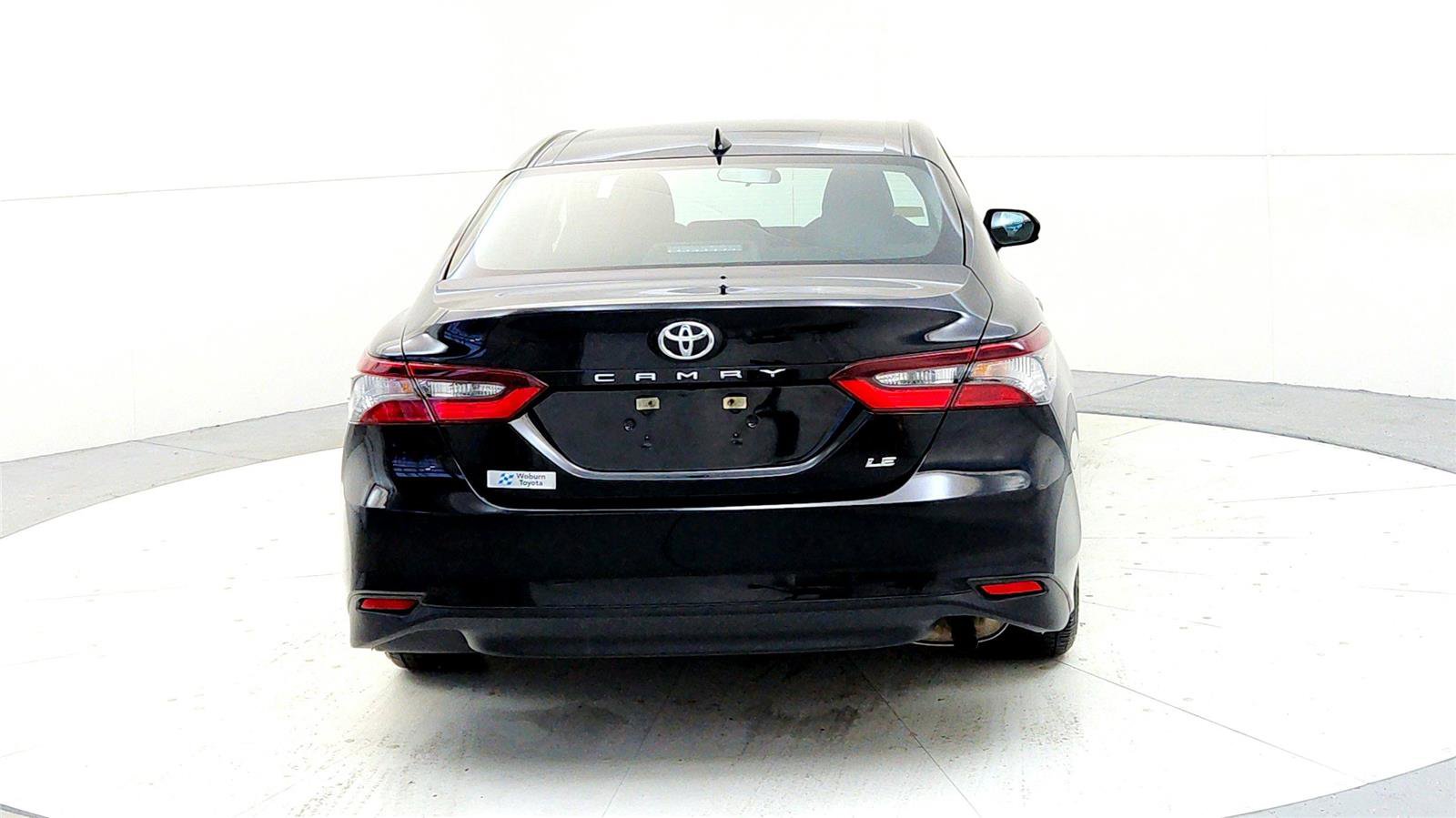 Used 2022 Toyota Camry LE image 5