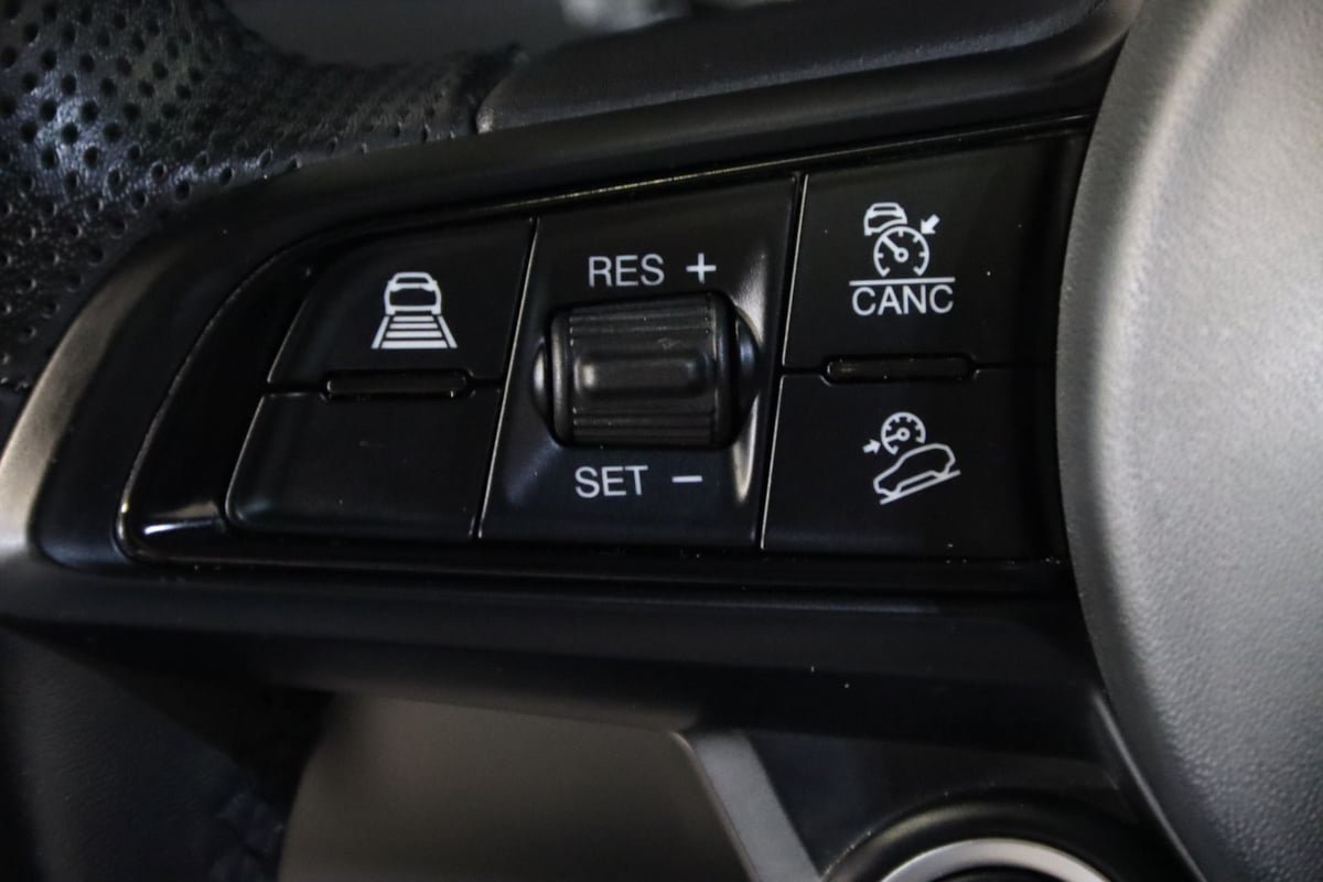 Used 2022 Alfa Romeo Stelvio Ti AWD/4WD image 16