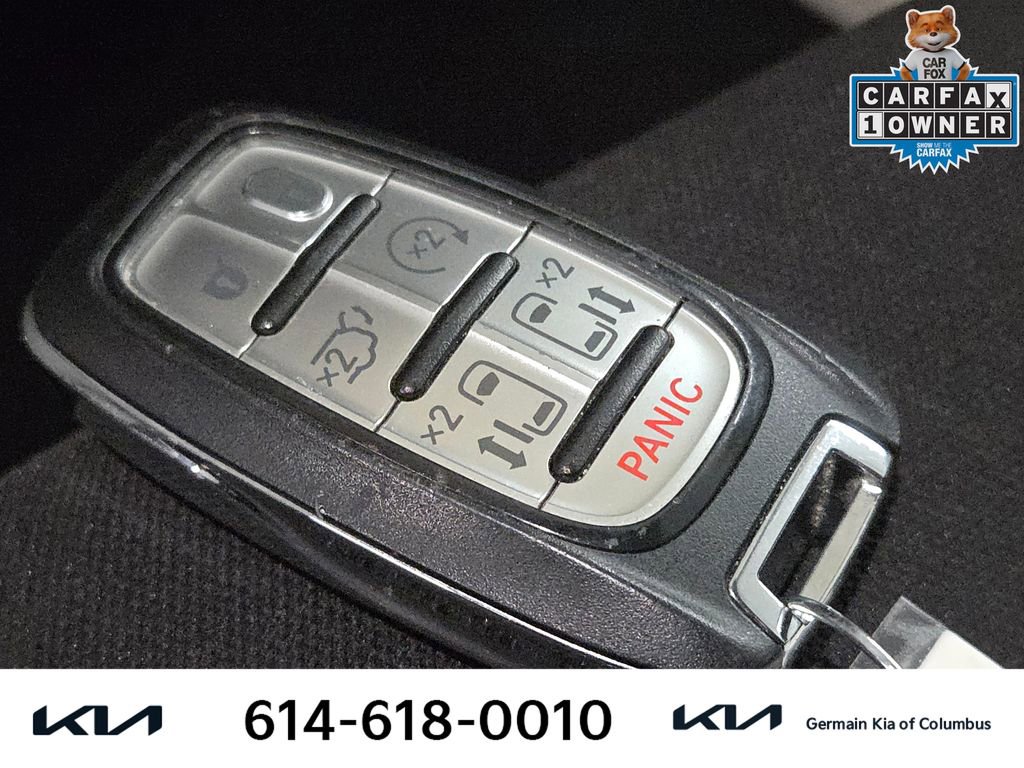 Used 2023 Chrysler Voyager LX image 34