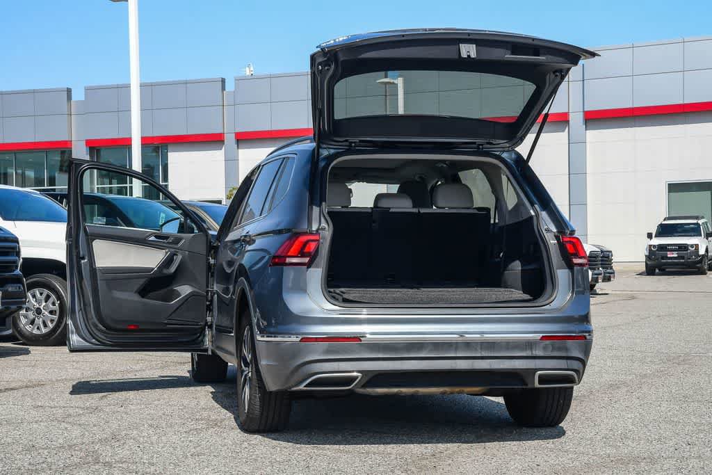 Used 2020 Volkswagen Tiguan SE w/ Panoramic Sunroof Package FWD image 27