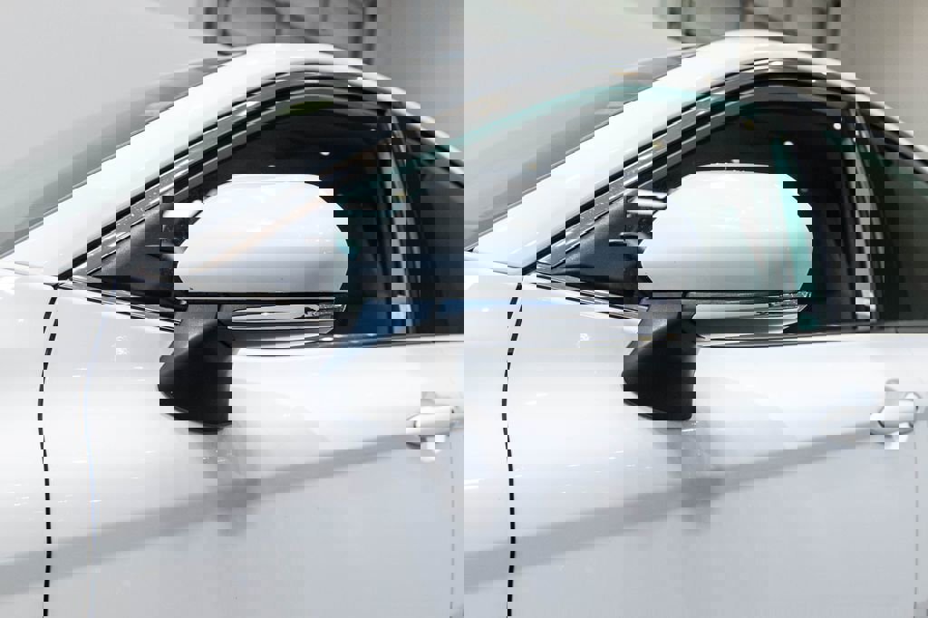 Certified 2022 Toyota Camry SE w/ Carpet Mat Package (TMS) AWD/4WD image 12