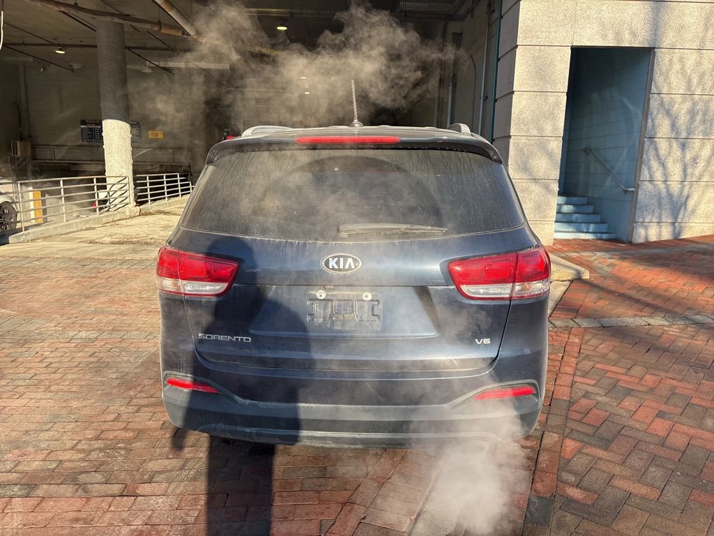 Used 2018 Kia Sorento LX image 4