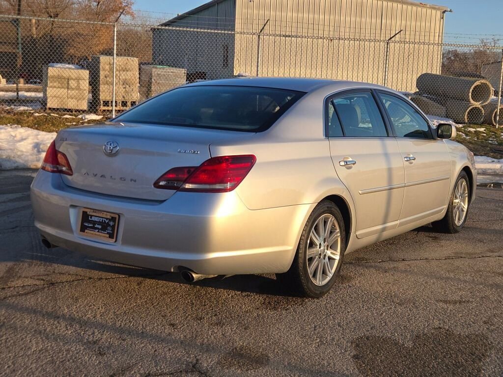 Used 2008 Toyota Avalon XL image 9