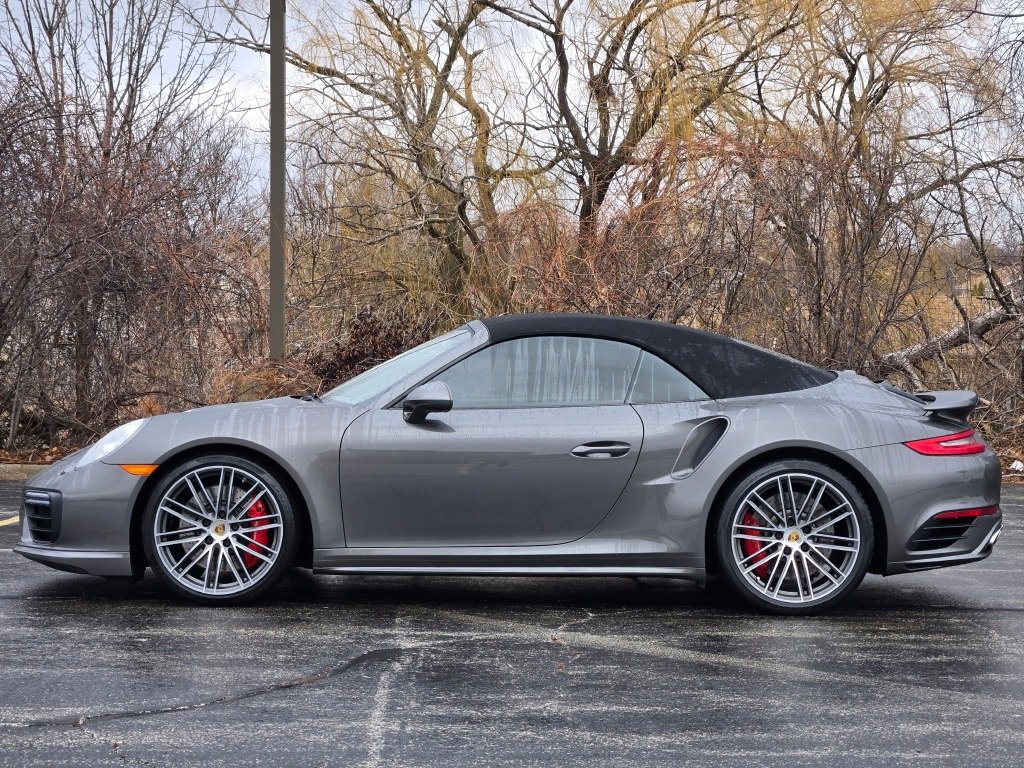 Used 2017 Porsche 911 Turbo image 2