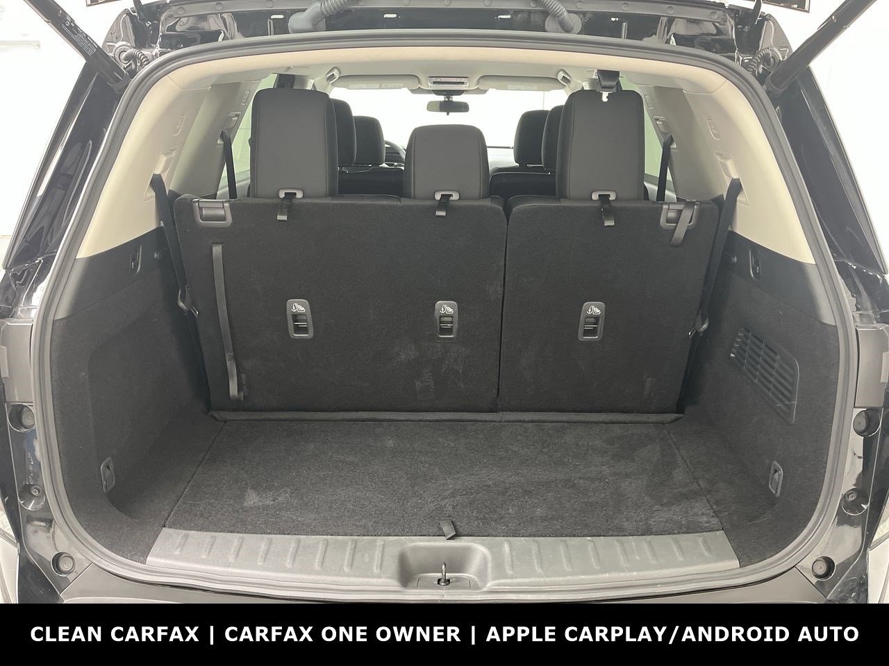 Used 2025 Nissan Pathfinder SV image 27