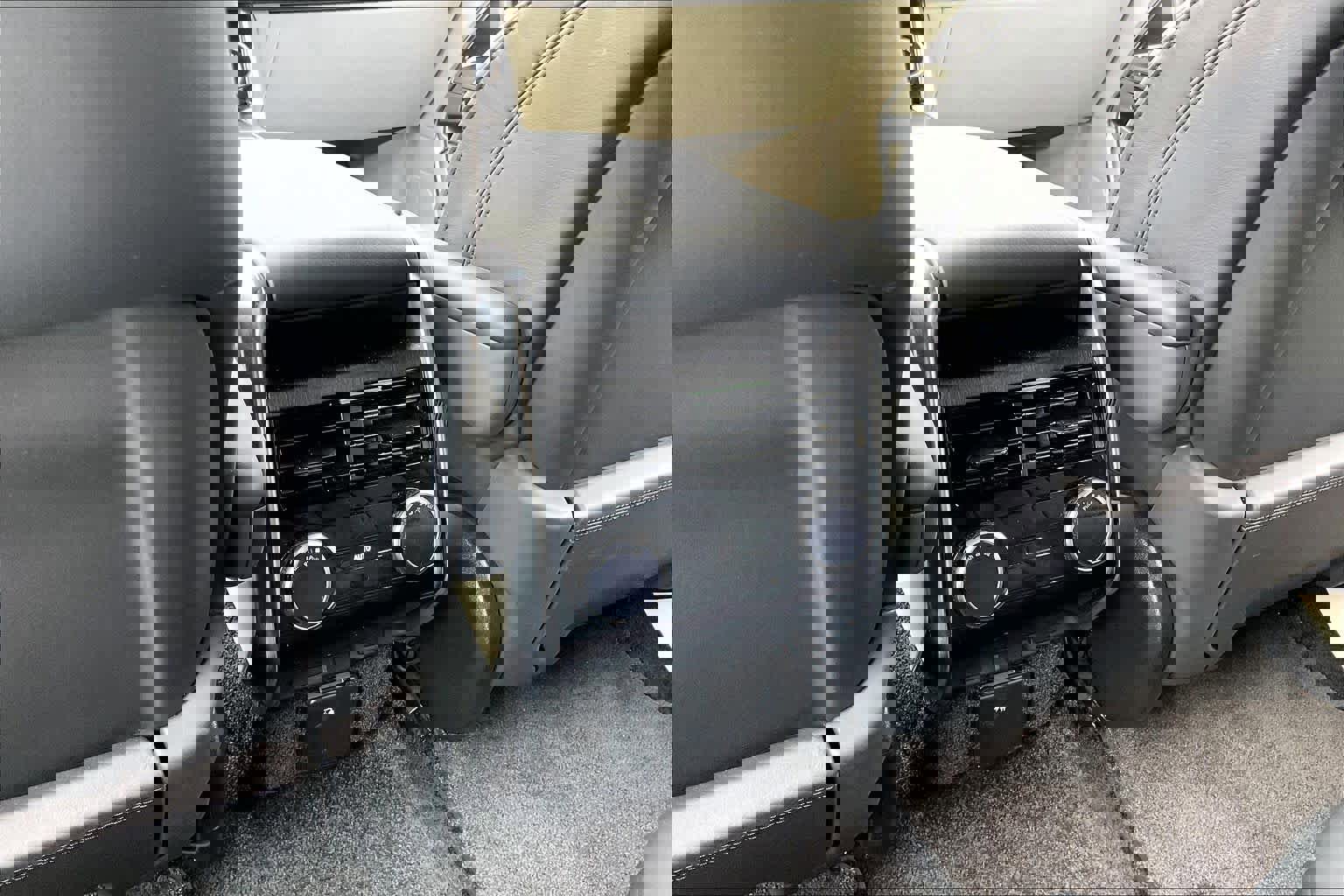 Used 2023 Land Rover Range Rover Autobiography image 34