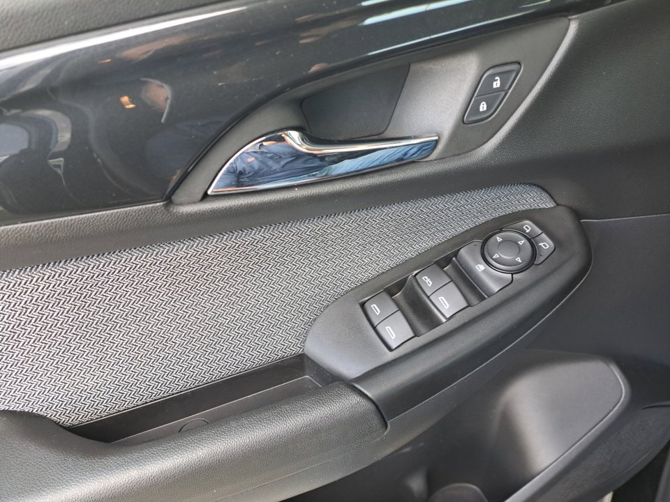 Certified 2024 Chevrolet TrailBlazer LT w/ LT Cold Weather Package FWD image 32