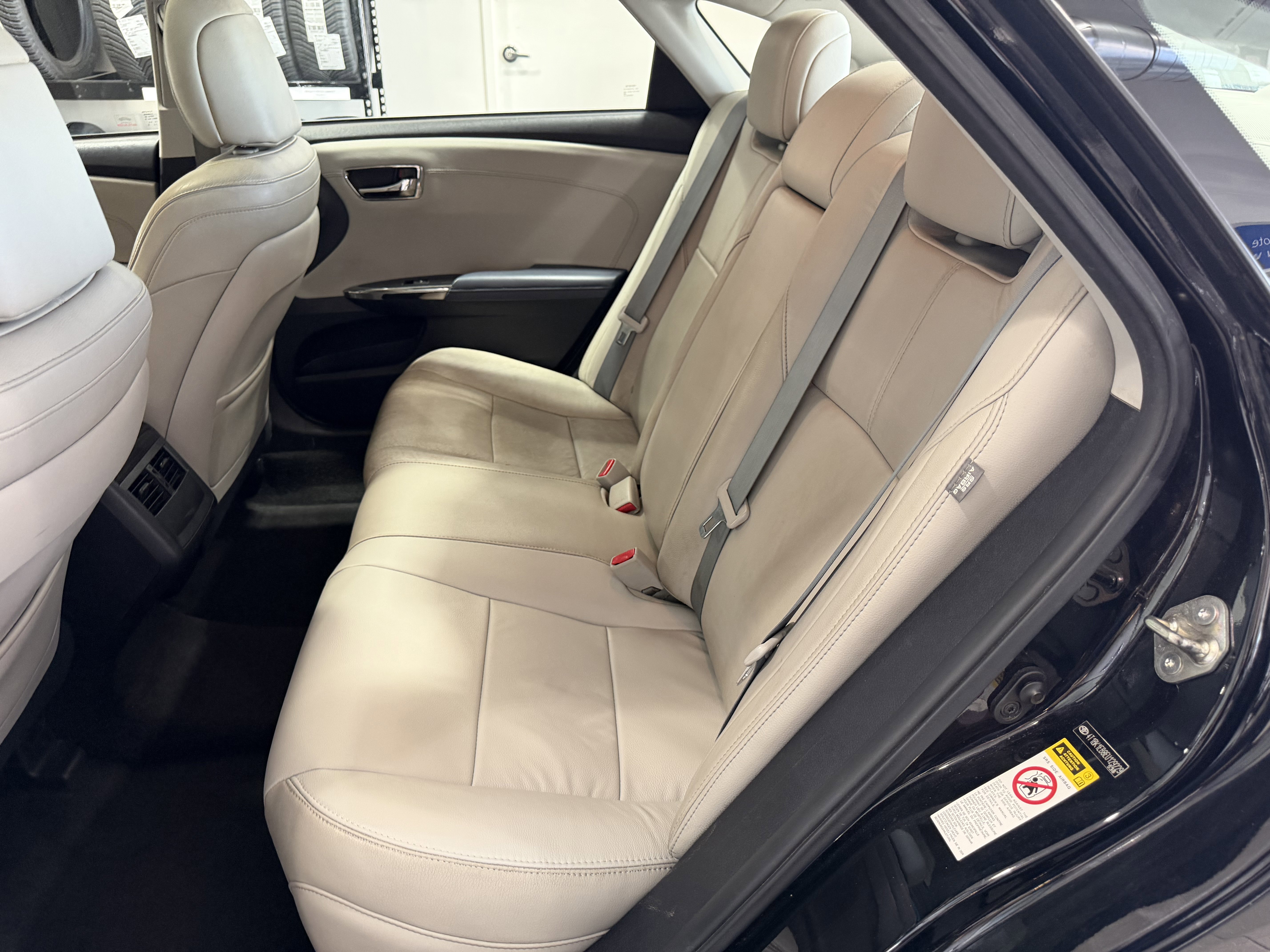 Used 2014 Toyota Avalon XLE Premium FWD image 22