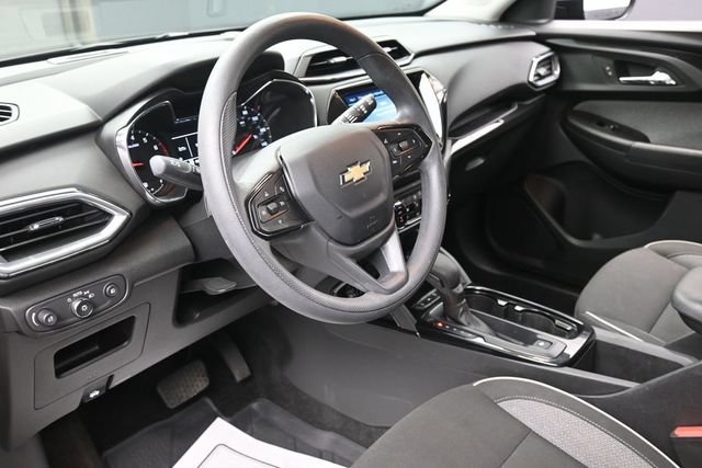 Used 2023 Chevrolet TrailBlazer LT w/ Convenience Package AWD/4WD image 14