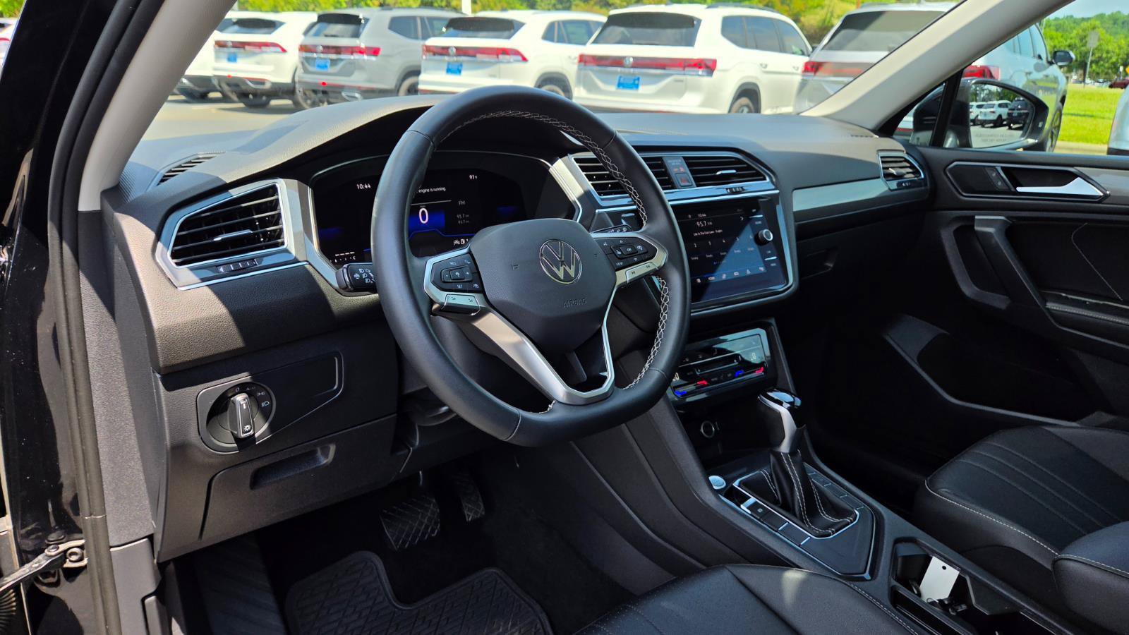 Certified 2023 Volkswagen Tiguan SE w/ Panoramic Sunroof Package FWD image 22